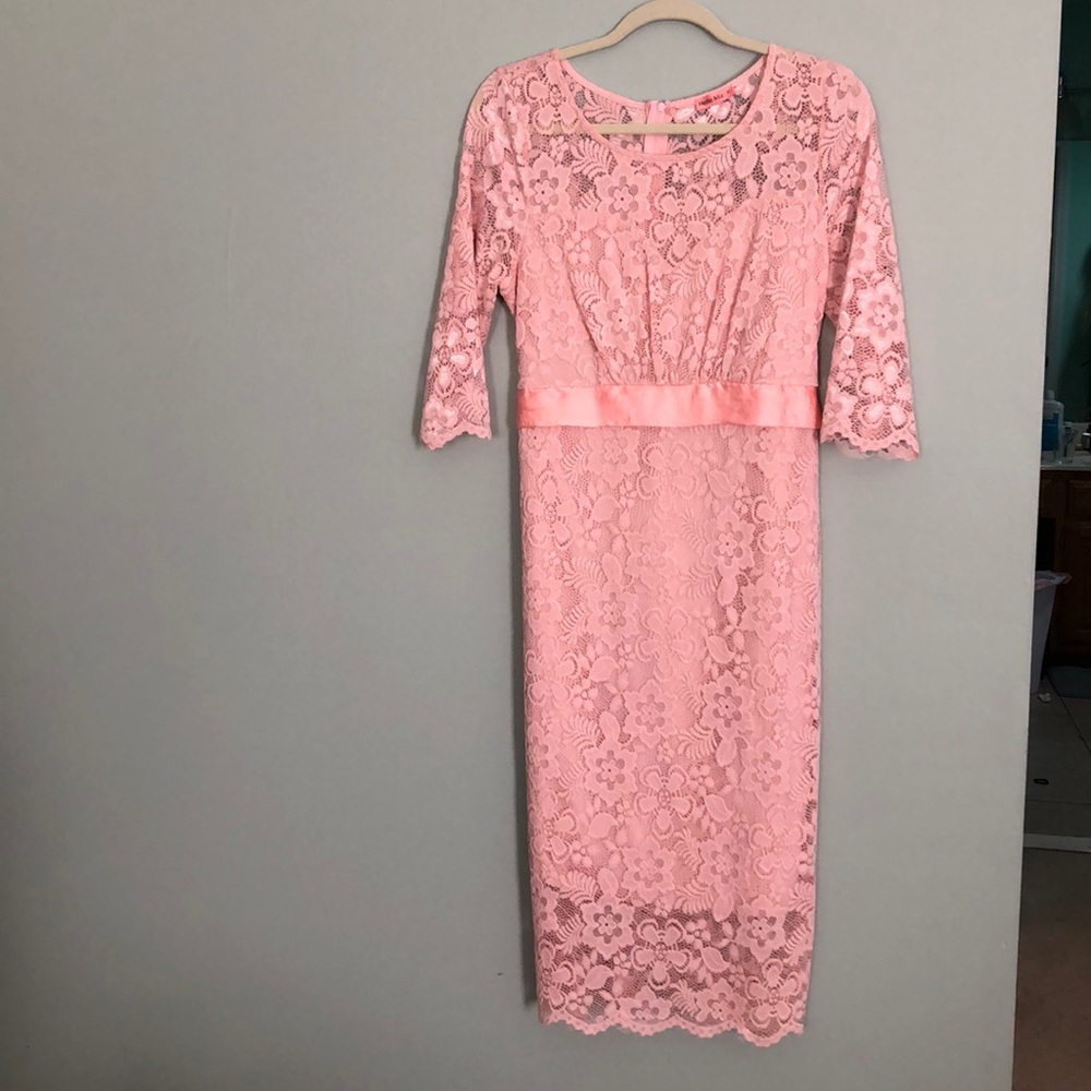 Lace maternity dress pink